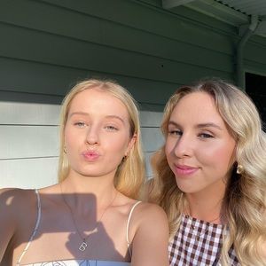 Meet your Posher, Brooke